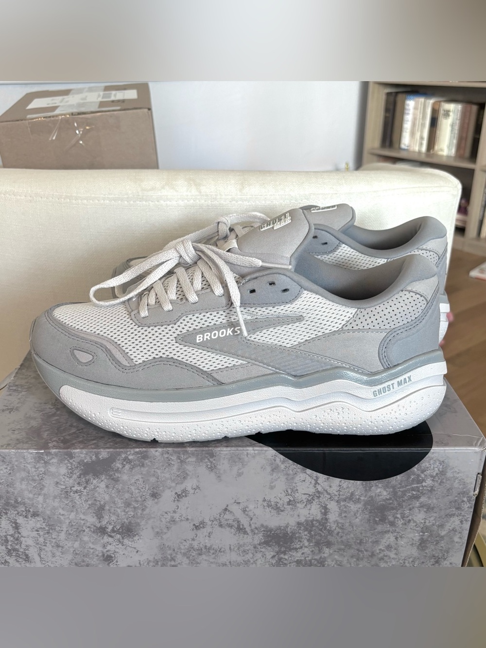 BROOKS GHOST MAX SE 1104441D034 Mens Size 10 D Grey Primer Alloy White Cushion